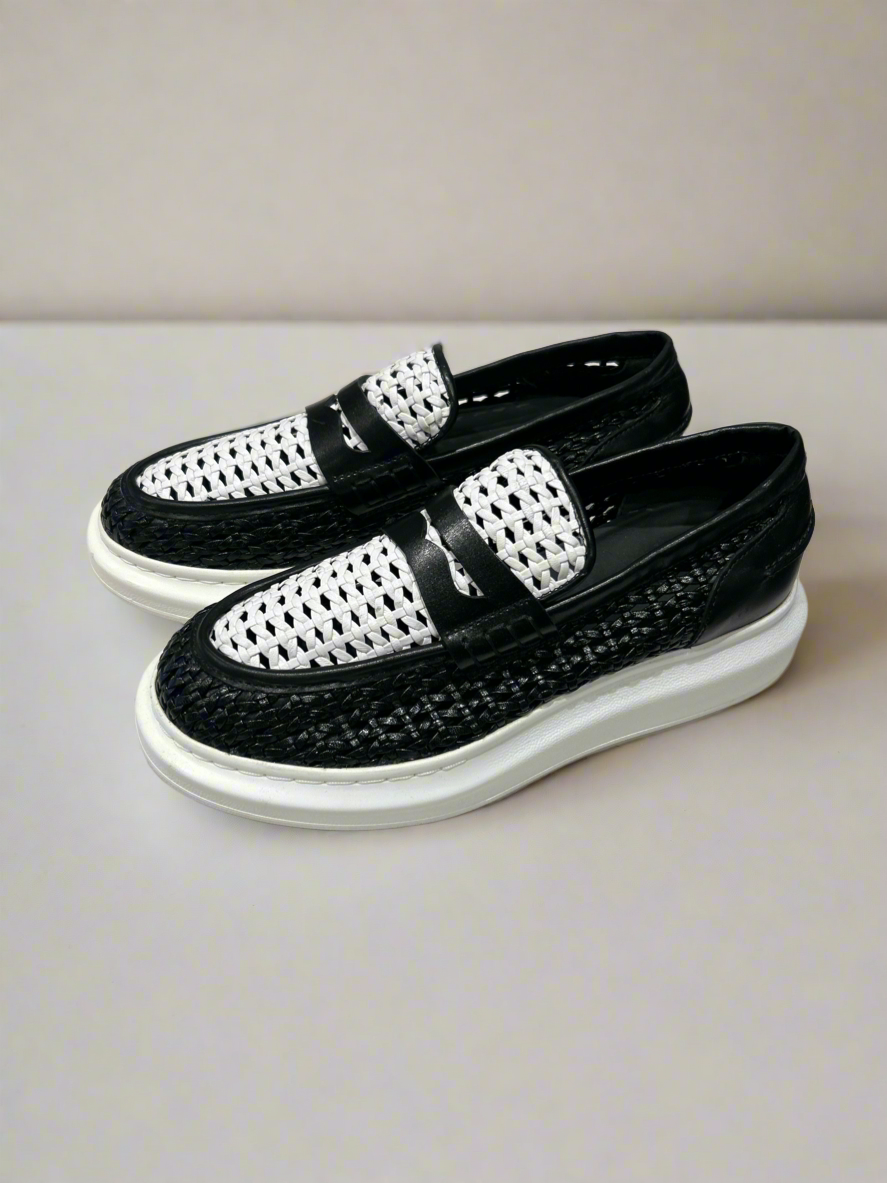 ALEXANDER MCQUEEN Two-Toned Loafers - Size 37