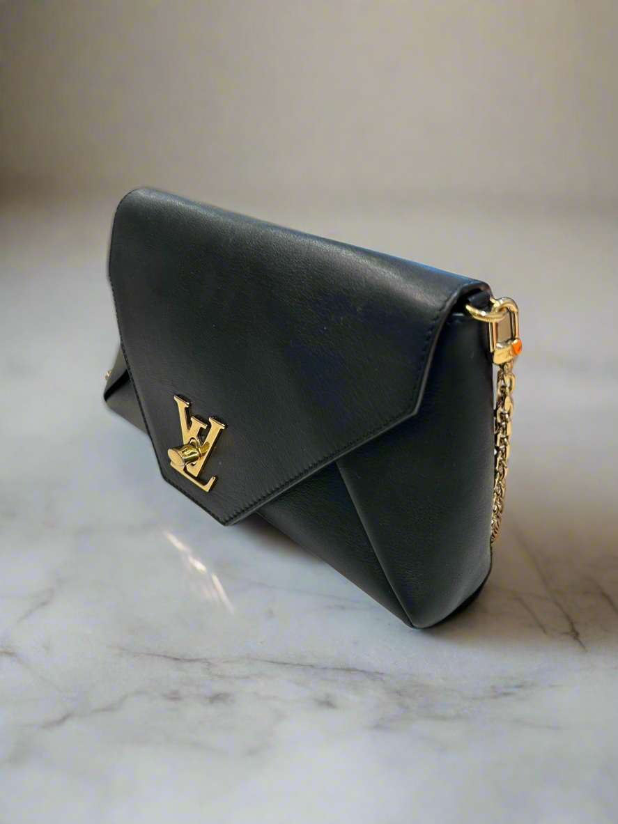 LOUIS VUITTON Love Note Bag - 2018