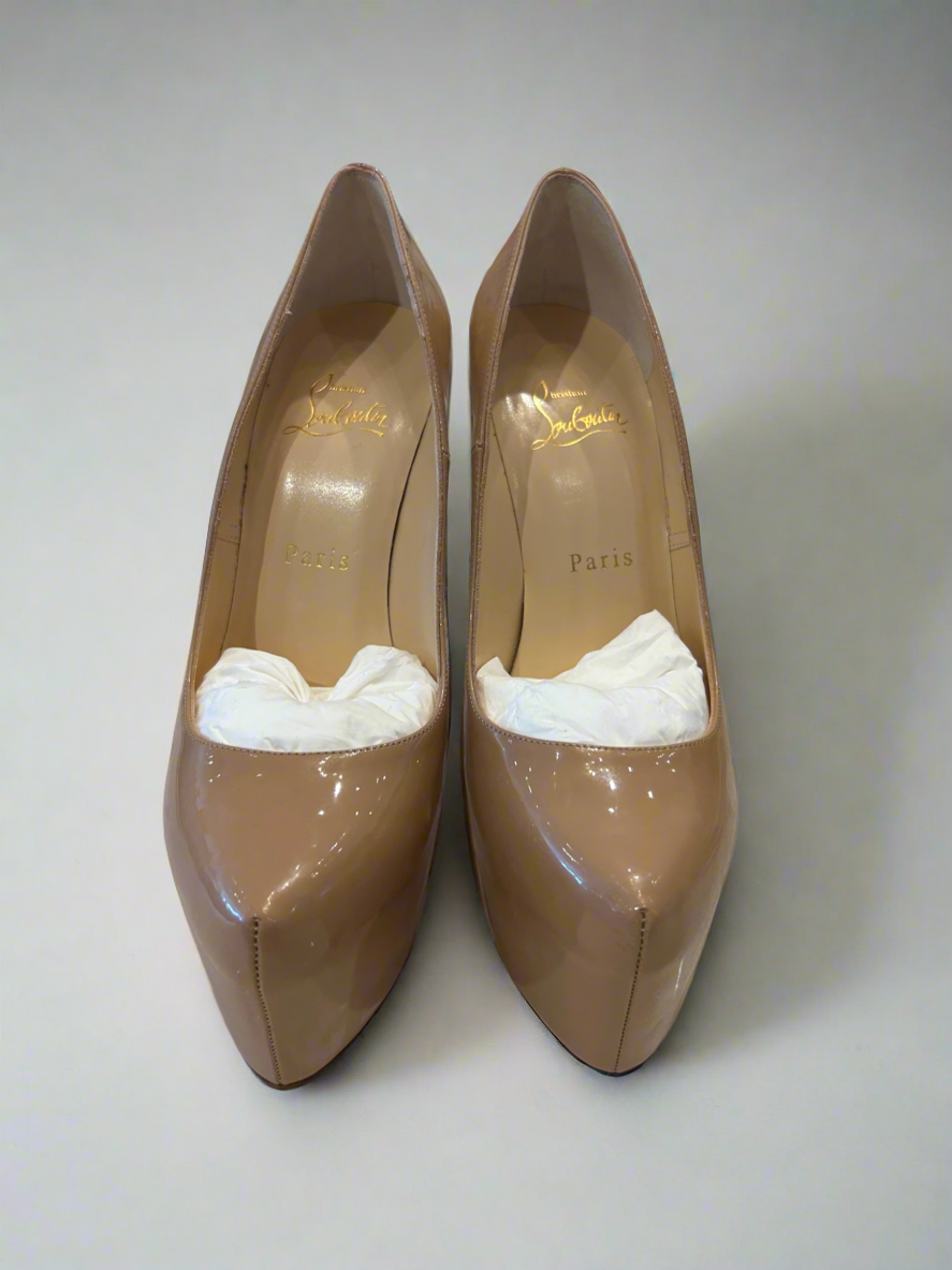 CHRISTIAN LOUBOUTIN Daffodile Patent Pumps - Size 37