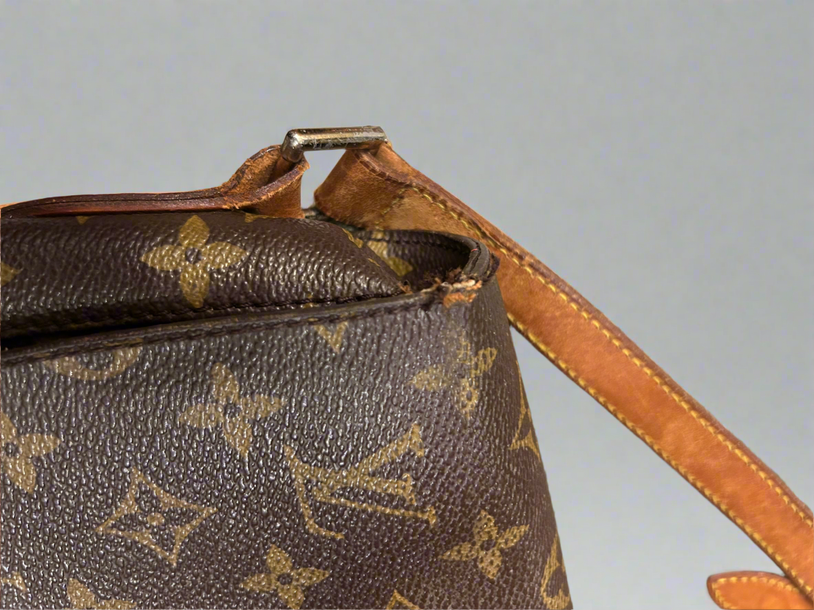 LOUIS VUITTON Vintage St. Cloud Crossbody