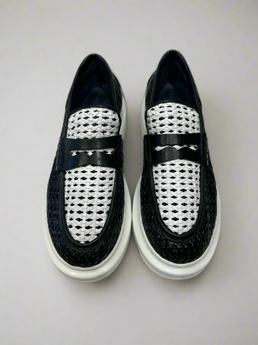 ALEXANDER MCQUEEN Two-Toned Loafers - Size 37