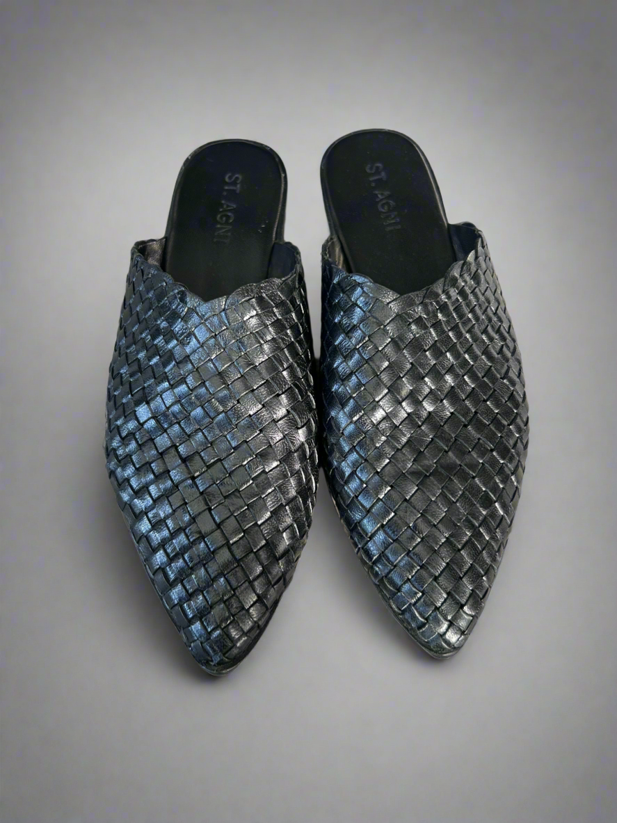 ST. AGNI Woven Slides - Size 40