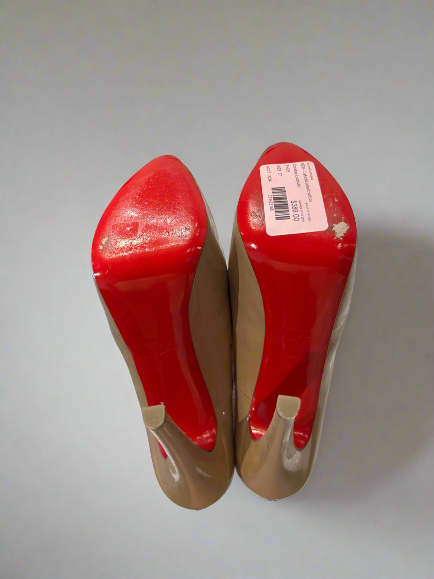 CHRISTIAN LOUBOUTIN Daffodile Patent Pumps - Size 37