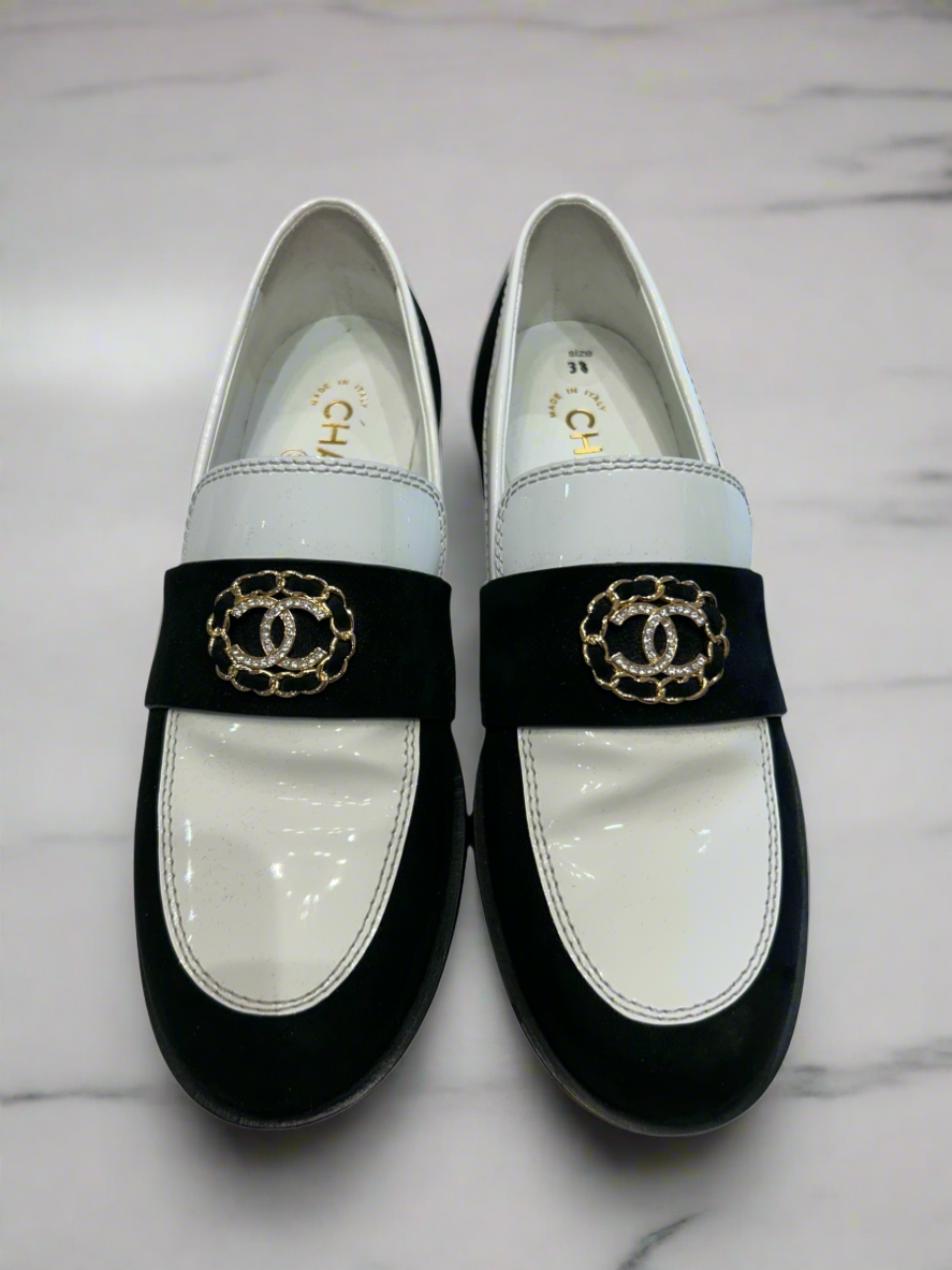 CHANEL Interlocking CC Logo - Size 38