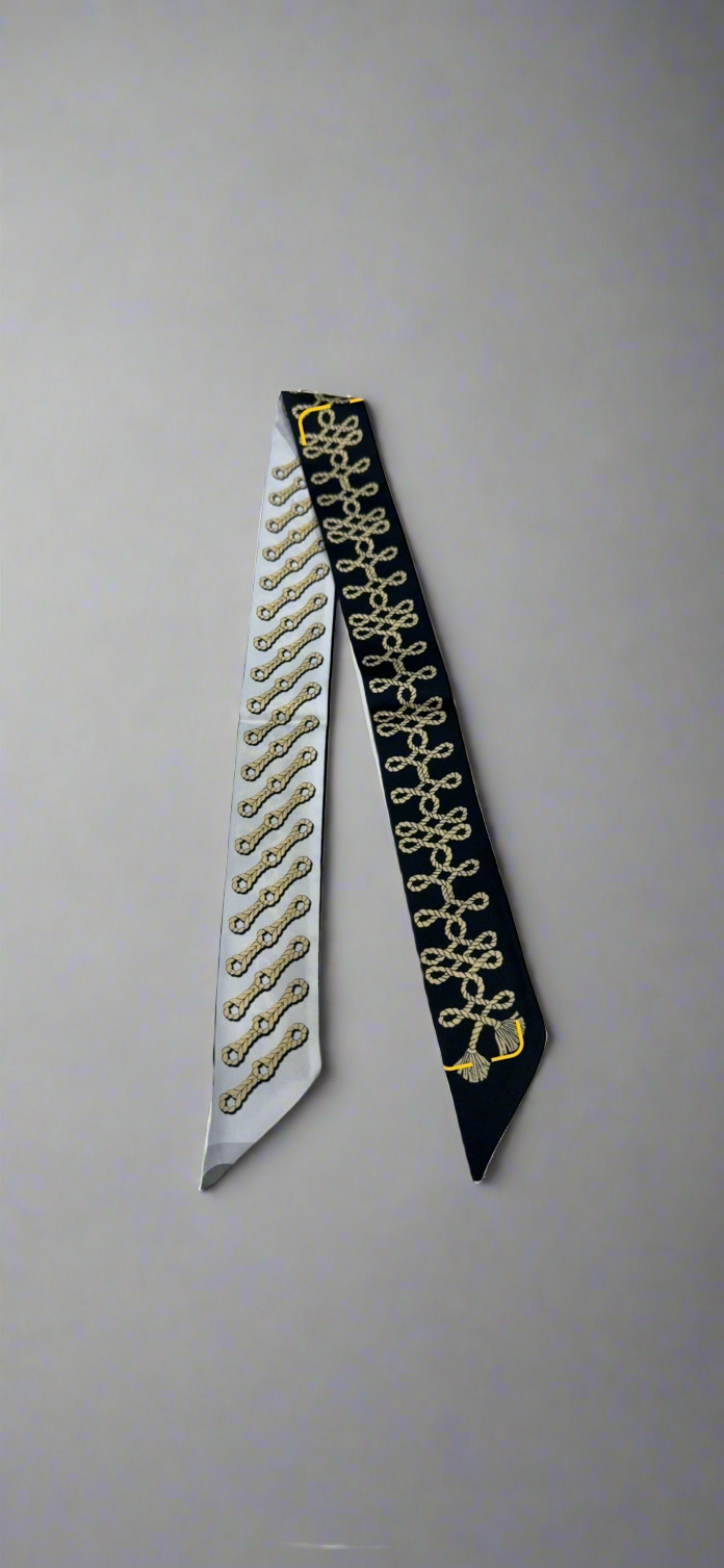 HÉRMES Silk Twilly Scarf