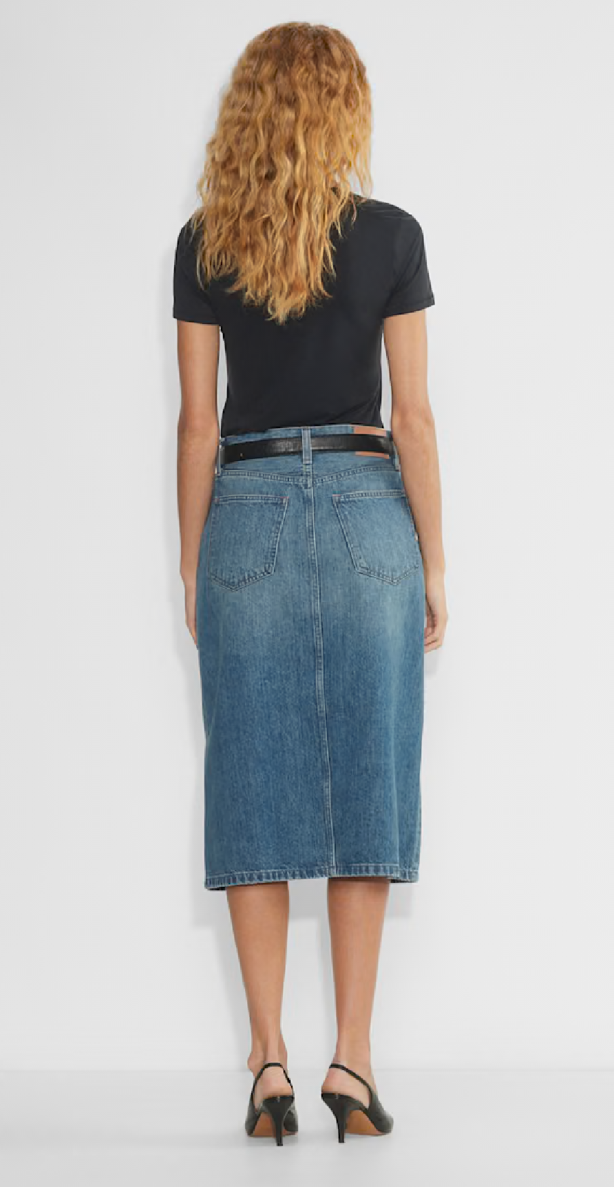 NEW* Denim Forum The 90s Halle Denim Skirt - Size 26