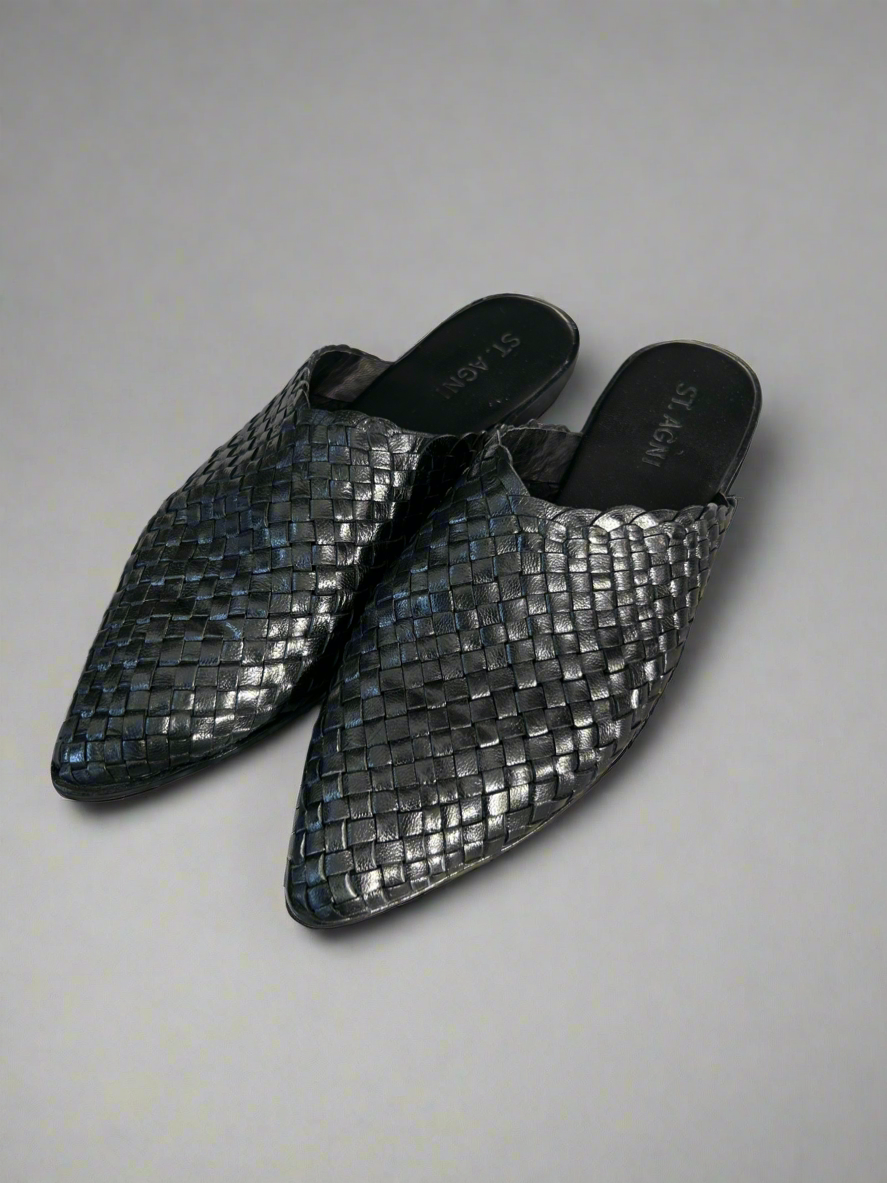 ST. AGNI Woven Slides - Size 40