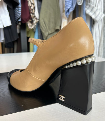 CHANEL Mary Jane Shoes With Pearl Trim - Size 37