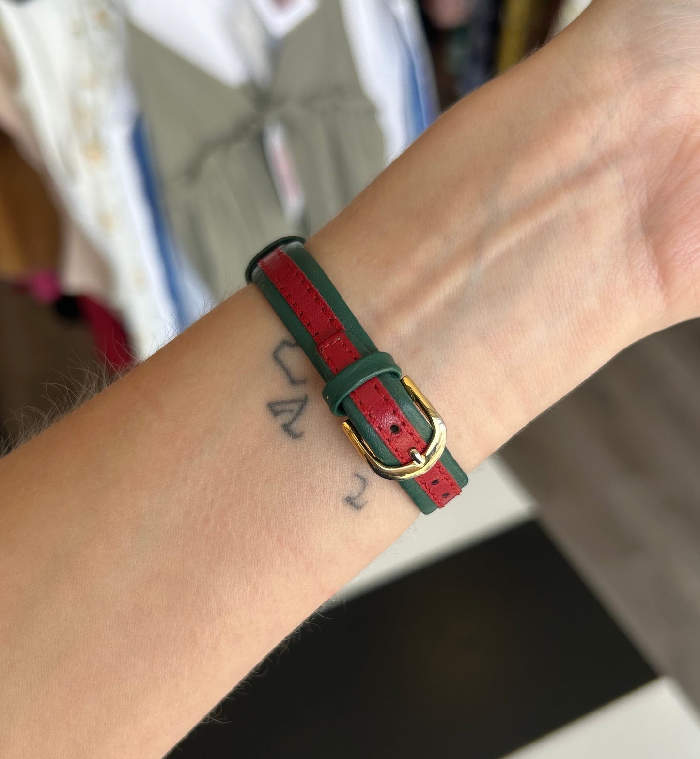 GUCCI Vintage Red & Green Stripe Watch - Size xs