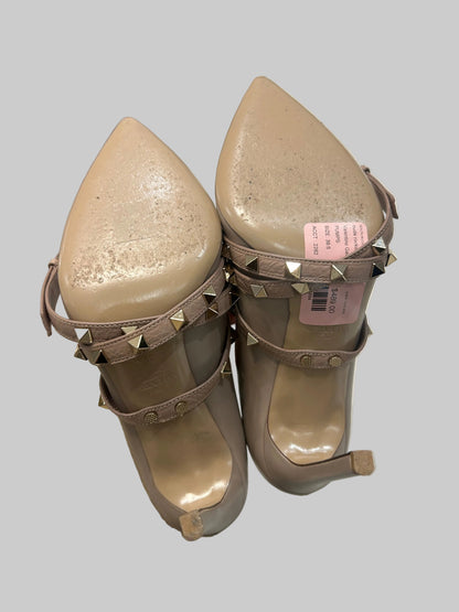 VALENTINO GARAVANI Nude Rockstud Strappy Pumps - Size 39.5