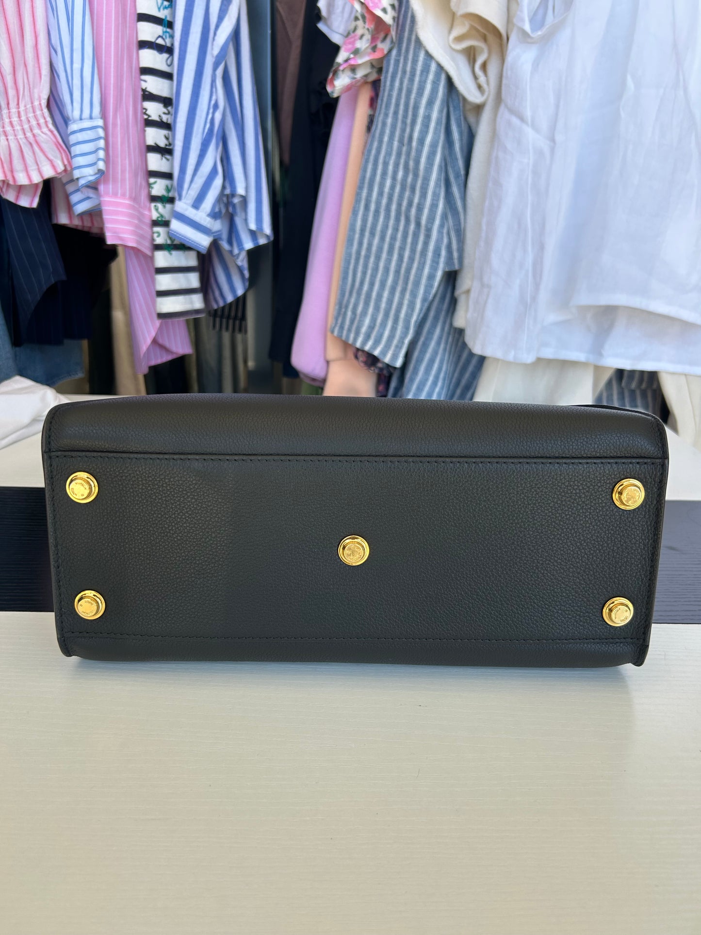 LOUIS VUITTON On My Side MM