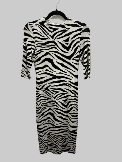 NEW* ALICE + OLIVIA Delors Striped Dress - Size 6