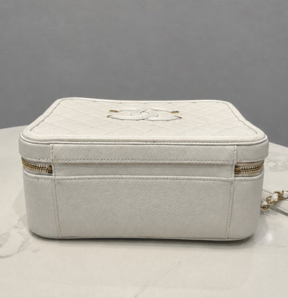 CHANEL Caviar Quilted Large CC Filigree Vanity Case