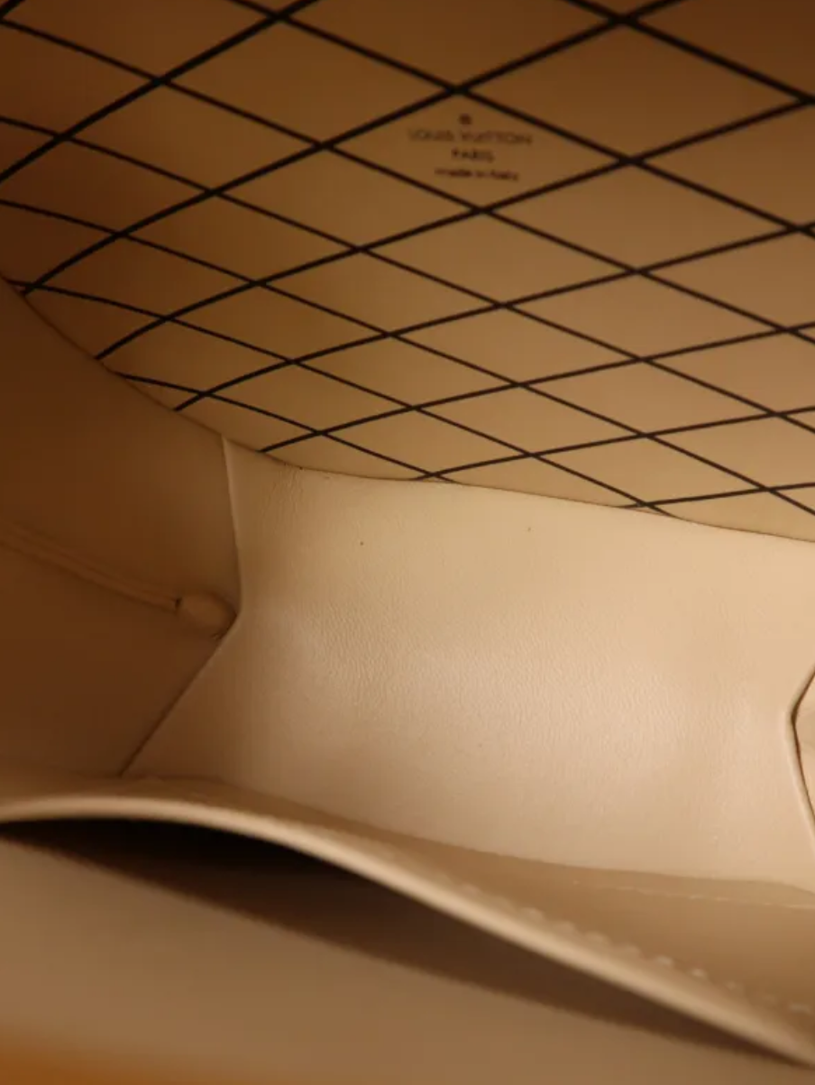 LOUIS VUITTON Petite Boite Chapeau Handbag