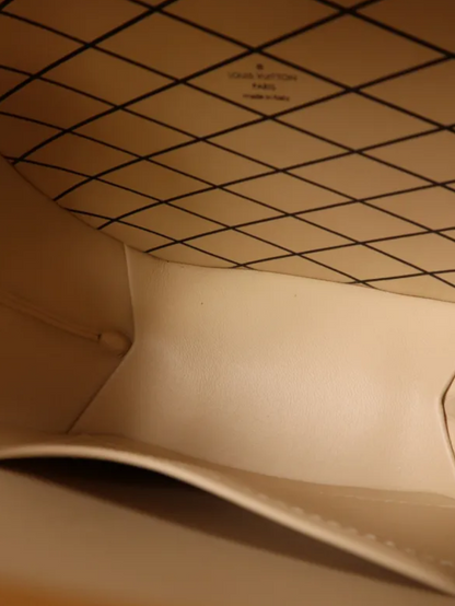 LOUIS VUITTON Petite Boite Chapeau Handbag