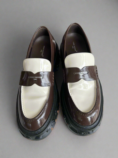 LOUIS VUITTON Record Loafer - Size 40