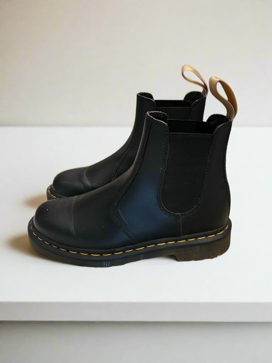 DOC MARTENS Chelsea Boots - Size 8