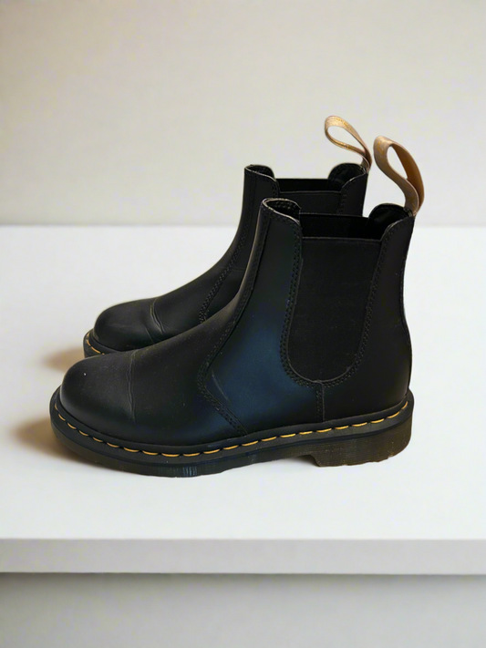DOC MARTENS Chelsea Boots - Size 8