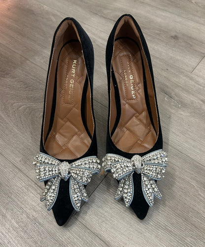 KURT GEIGER Velvet Bow Pump - Size 41