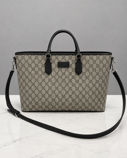 GUCCI GG Supreme Monogram Medium Zippered Tote Bag