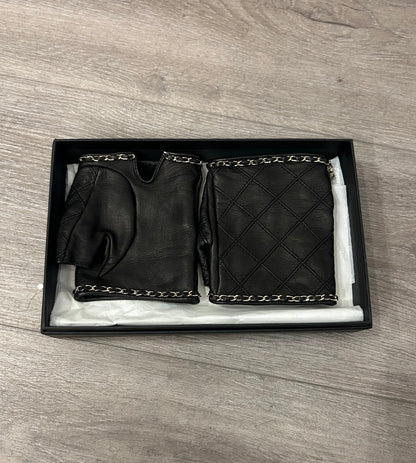 CHANEL Leather Quilted Fingerless Gloves -Size 7