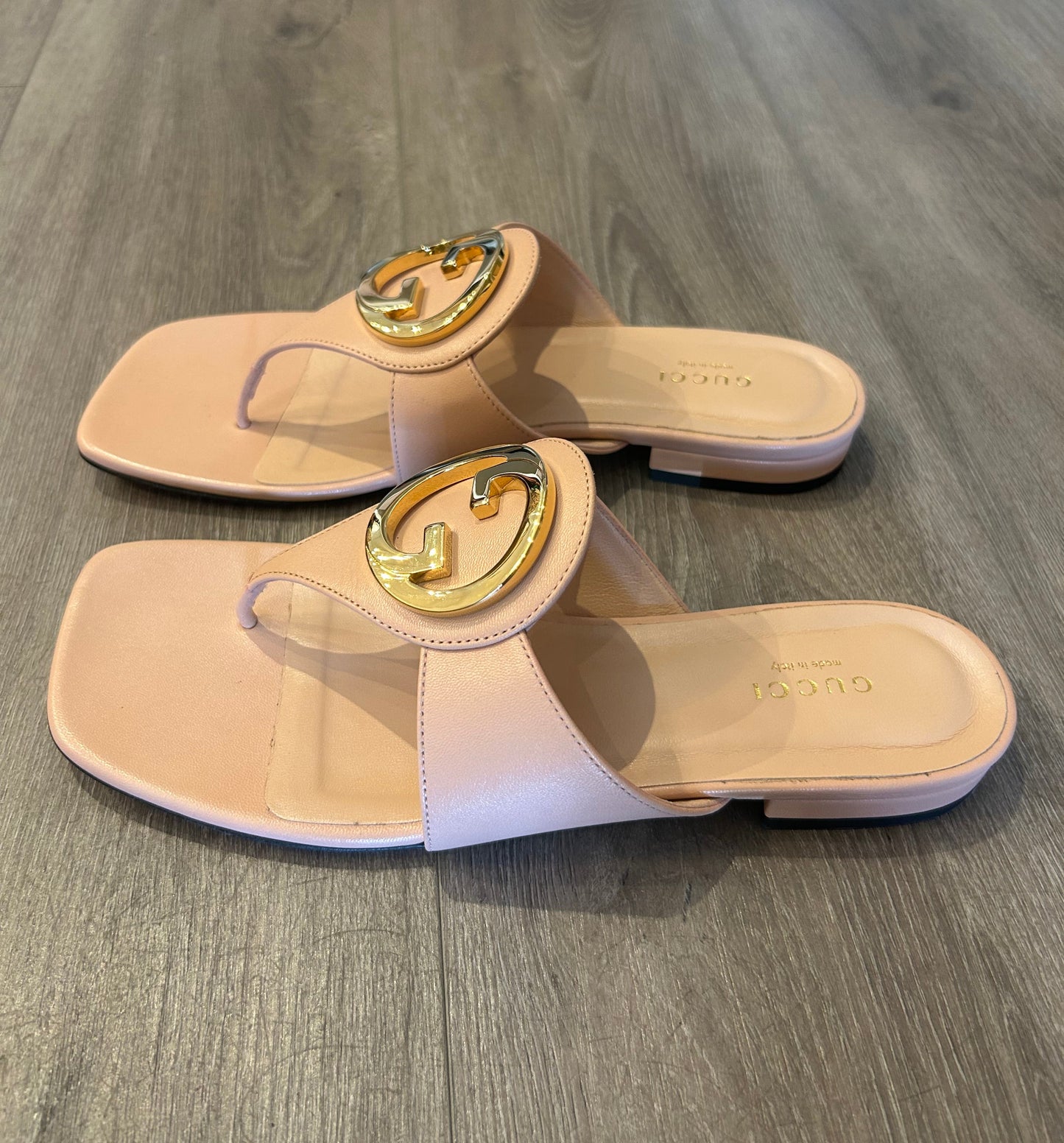 GUCCI Interlocking G Logo Leather Slides - Size 39