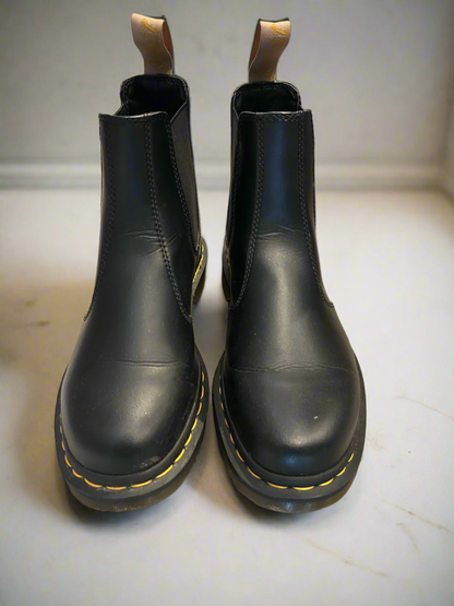 DOC MARTENS Chelsea Boots - Size 8