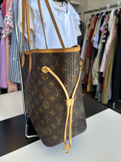 LOUIS VUITTON Neverfull PM