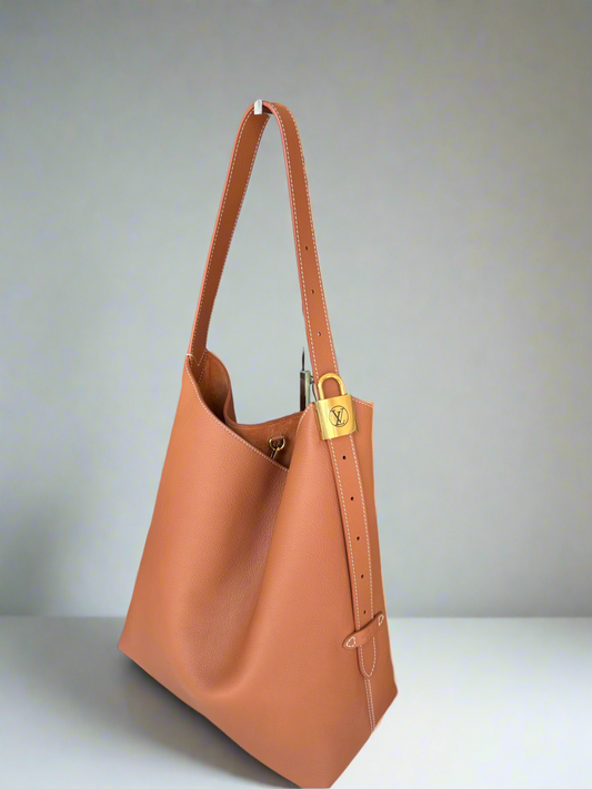 LOUIS VUITTON Low Key Hobo MM