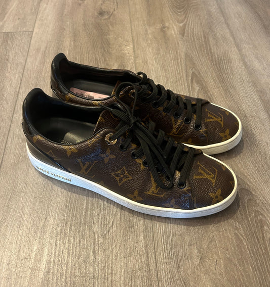 LOUIS VUITTON Monogram Sneakers - Size 36