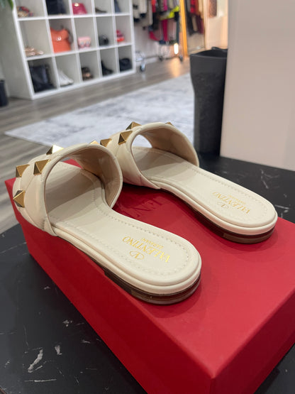 NEW Valentino Roman Stud Slides - Size 37.5