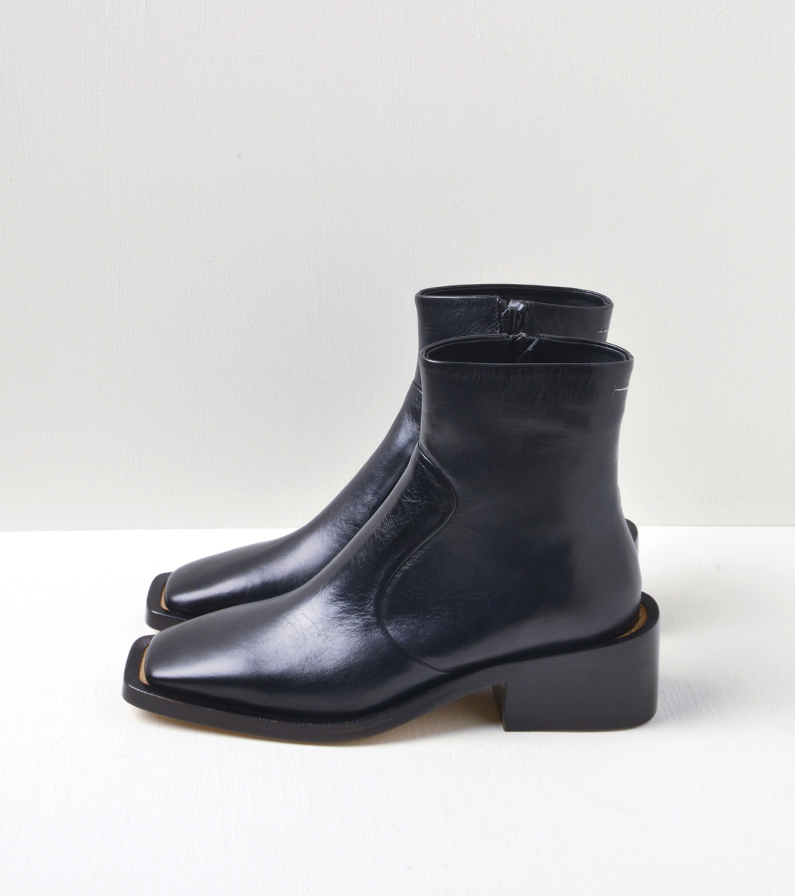 MM6 MAISON MARGIELA black Leather Boots - Size 36 (fit like 7.5-8)