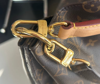 LOUIS VUITTON 2014 Métis Hobo Bag