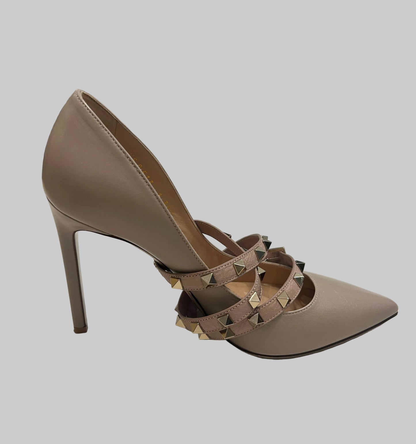 VALENTINO GARAVANI Nude Rockstud Strappy Pumps - Size 39.5