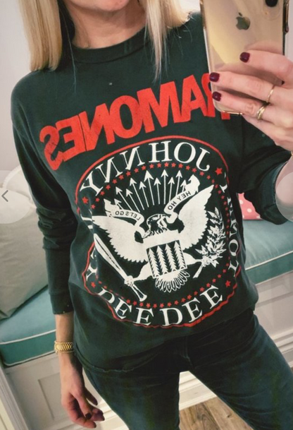NEW* MADEWORN Ramones Graphic T-Shirt - Size M