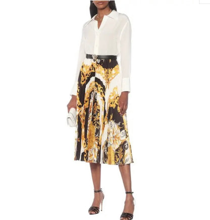 Versace
Barocco Acanthus Printed Pleated Midi Skirt - Size 4