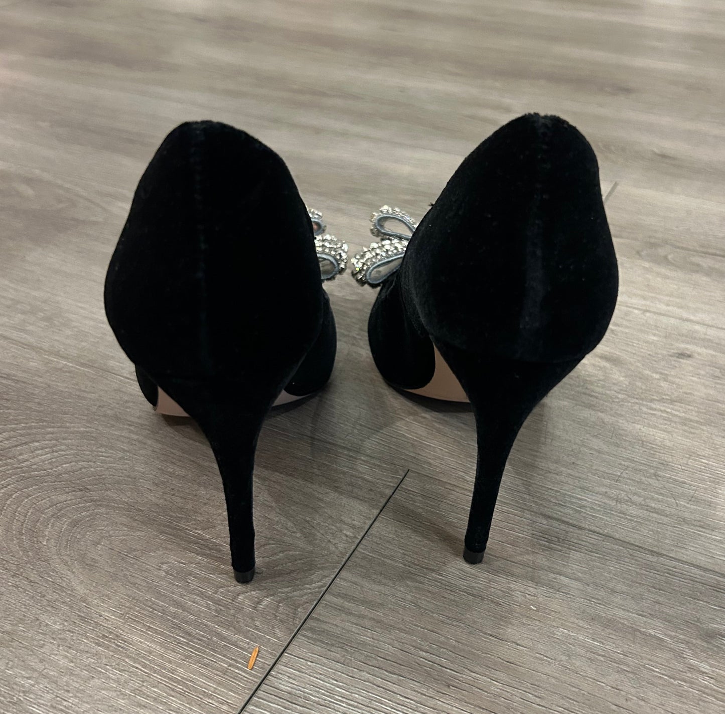 KURT GEIGER Velvet Bow Pump - Size 41