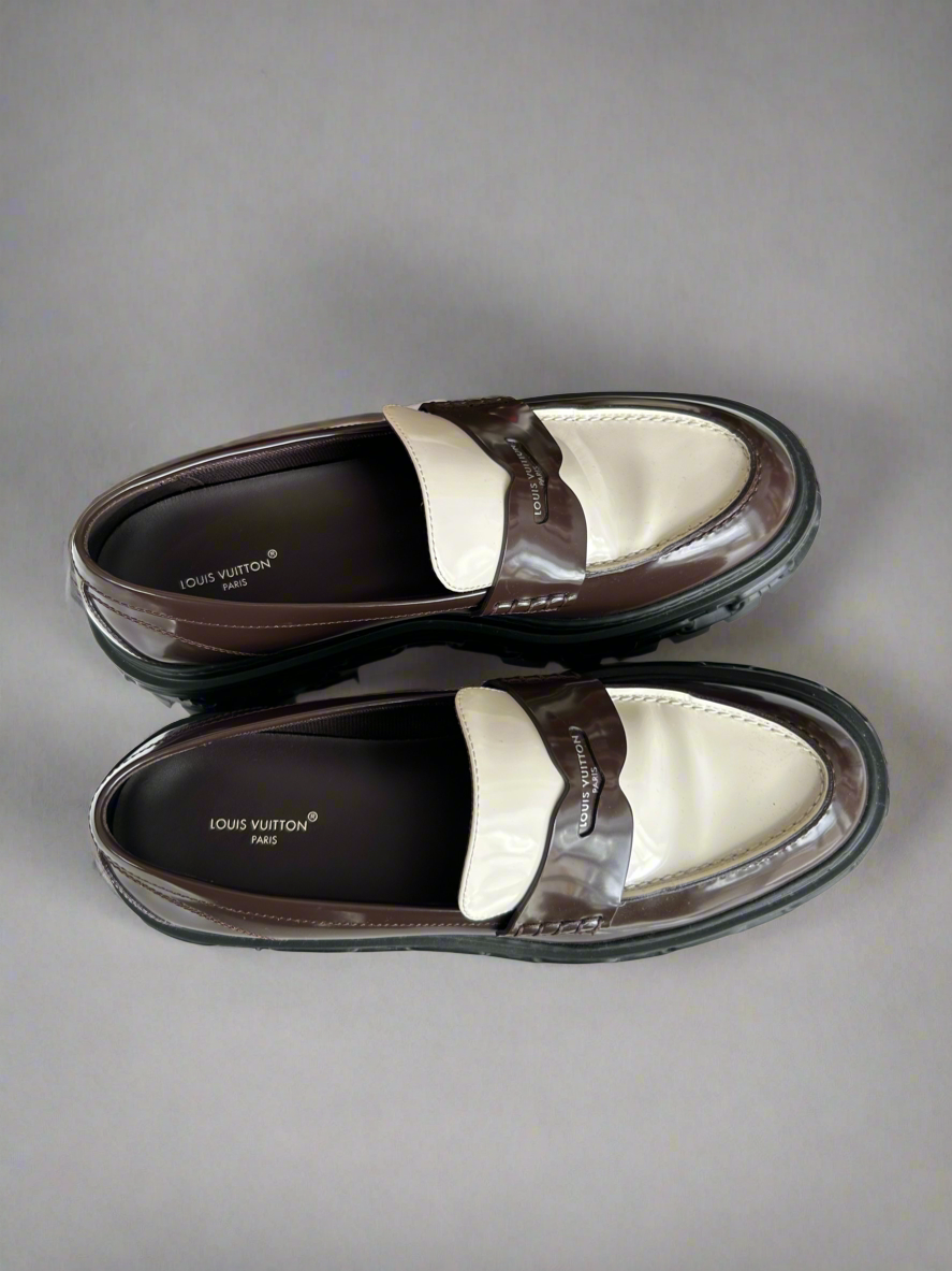 LOUIS VUITTON Record Loafer - Size 40