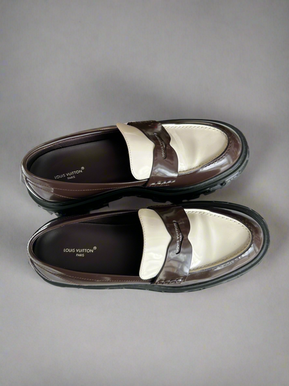 LOUIS VUITTON Record Loafer - Size 40