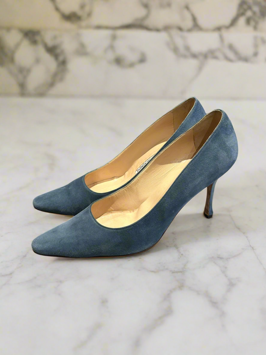 MANOLO BLAHNIK Blue Suede Pumps - Size 39