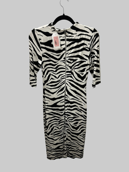 NEW* ALICE + OLIVIA Delors Striped Dress - Size 6