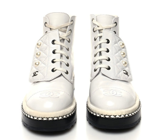 Crackled Calfskin Pearl Chain CC Combat Short Boots in White - Size 39