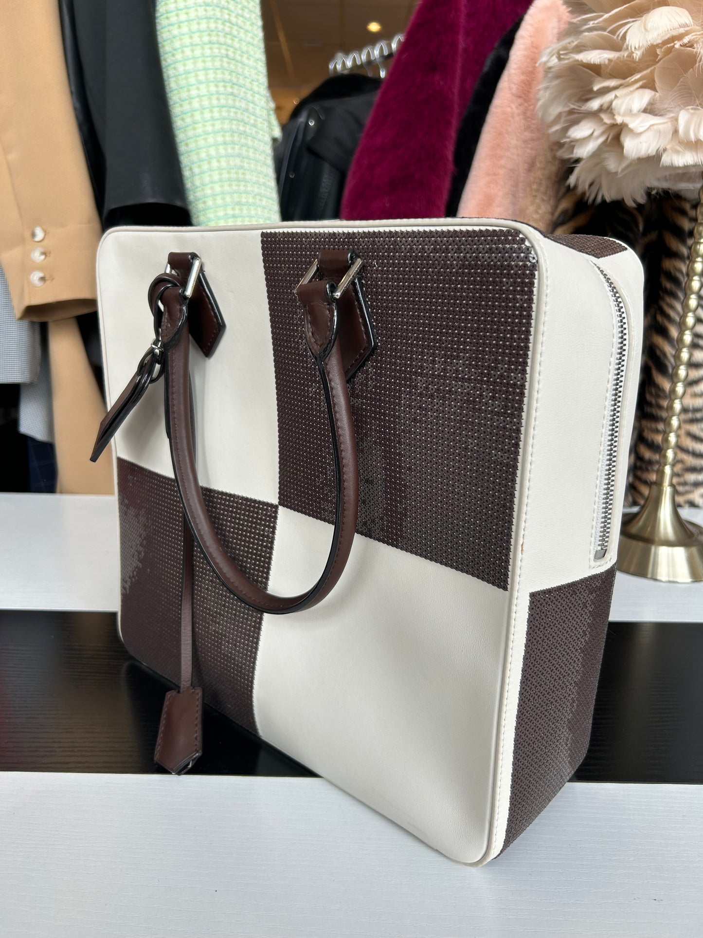 LOUIS VUITTON Sequin Veau Dakota Damier Optic Cuir GM