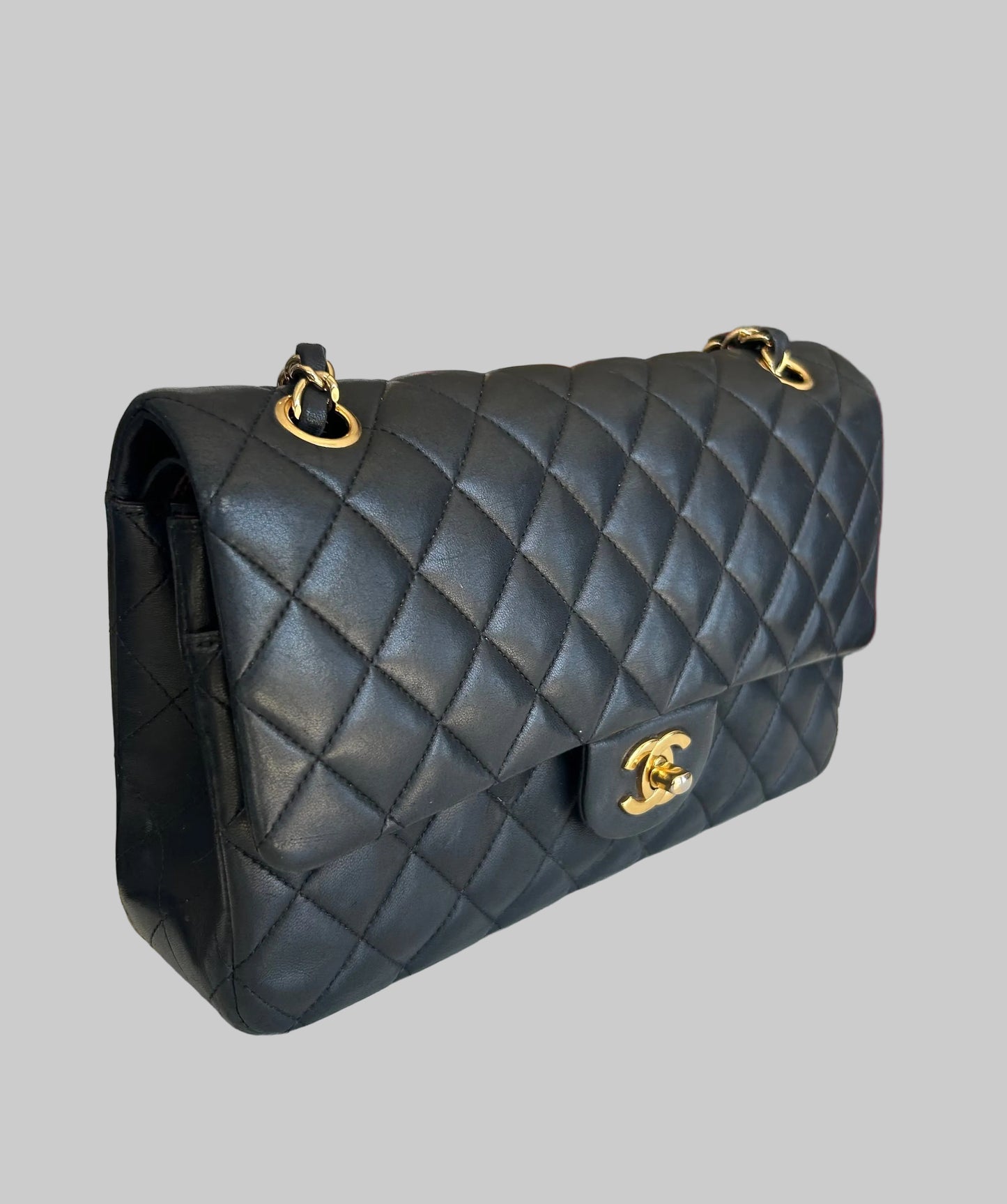 CHANEL Medium Double Flap