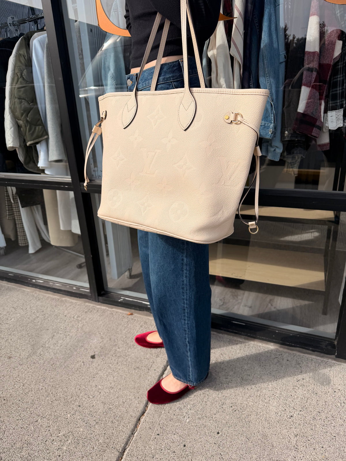 LOUIS VUITTON Neverfull MM Tote