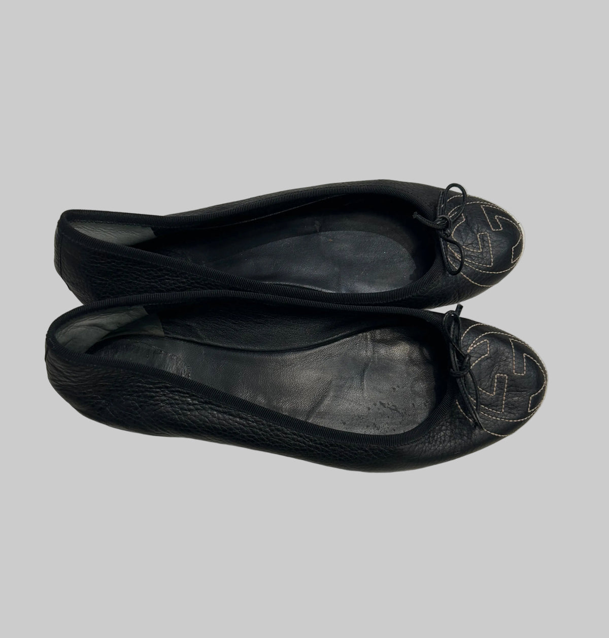 GUCCI GG Leather Loafers - Size 41