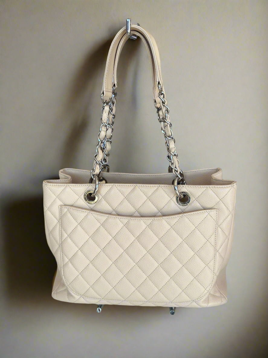 CHANEL Caviar Quilted Grand Shopping Bag