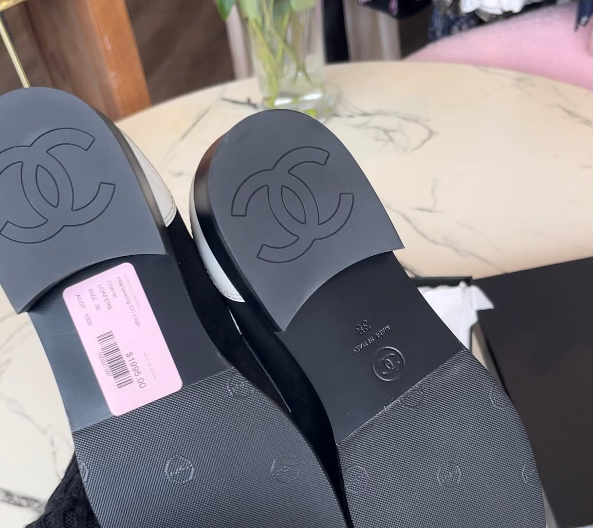 CHANEL
2022 Interlocking CC Logo Loafers - Size 38