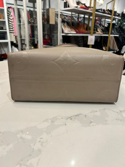 Louis Vuitton Onthego MM in Monogram Empreinte Turtledove