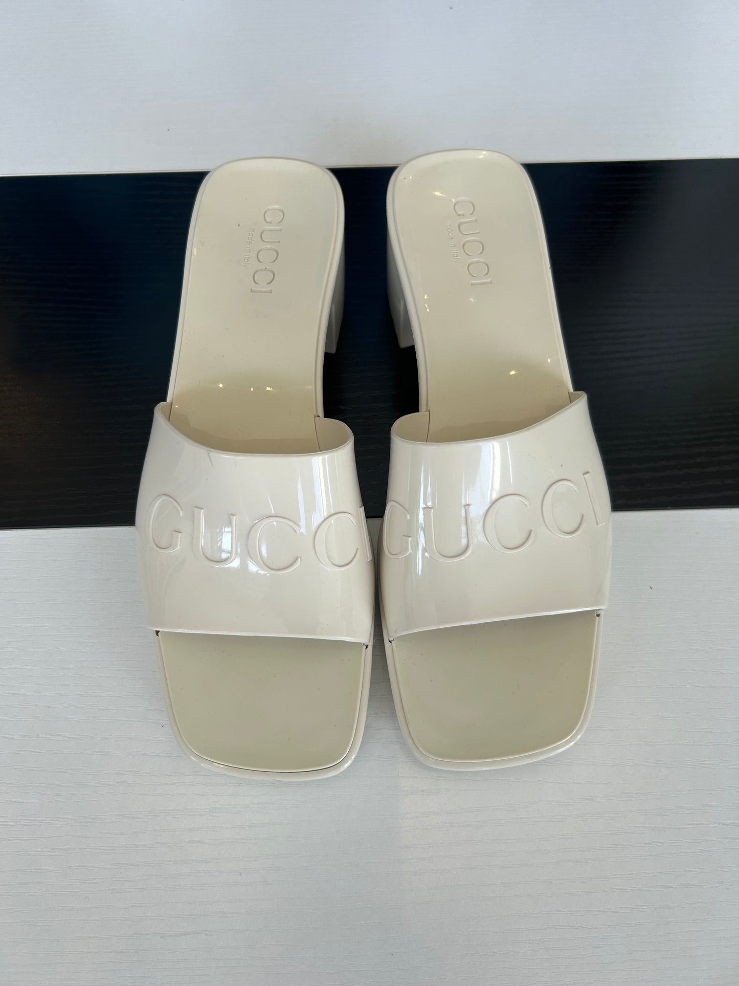 GUCCI White Rubber Heeled Sandals - Size 38